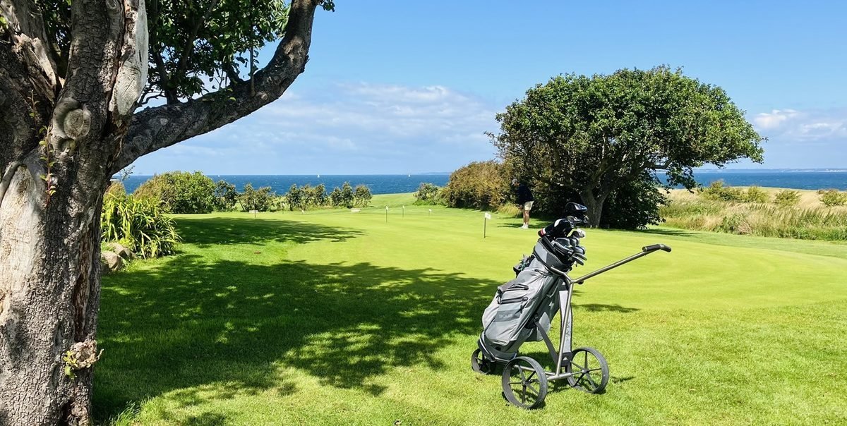 Golfbaan op Ærø met uitzicht op de Deense Zuidzee