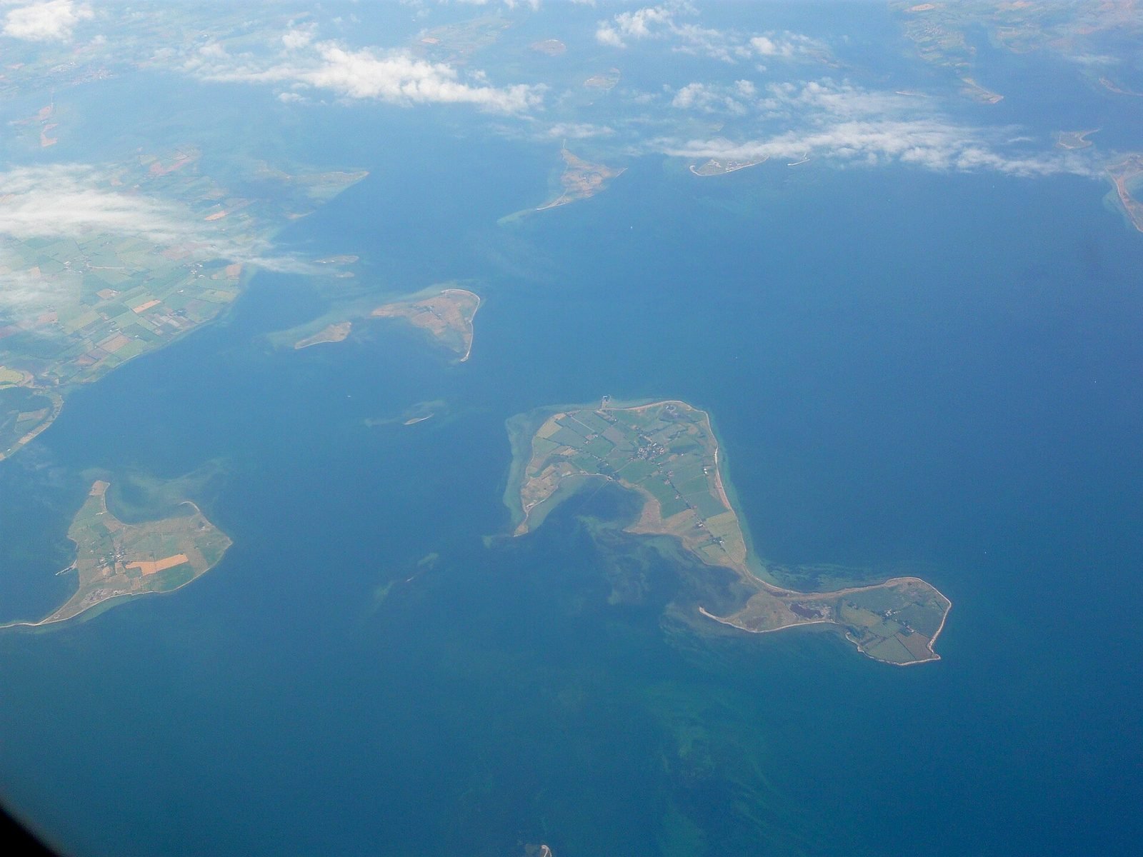 Luchtfoto van de eilanden Drejø, Hjortø en Skarø in de Zuid-Funense archipel